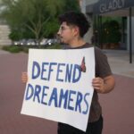 Beneficios Y Retos Del DACA Para Jóvenes Inmigrantes